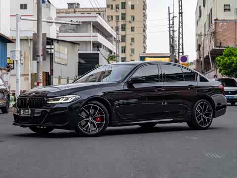 BMW 5-Series 2022 540i M — фото 16