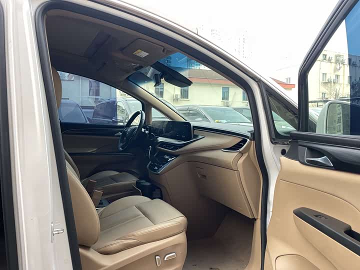 Buick GL 8 2020 ES 653 T Luxury — фото 7