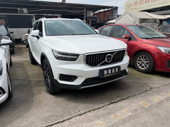 Volvo XC40 2022 T 4 WD — фото 2