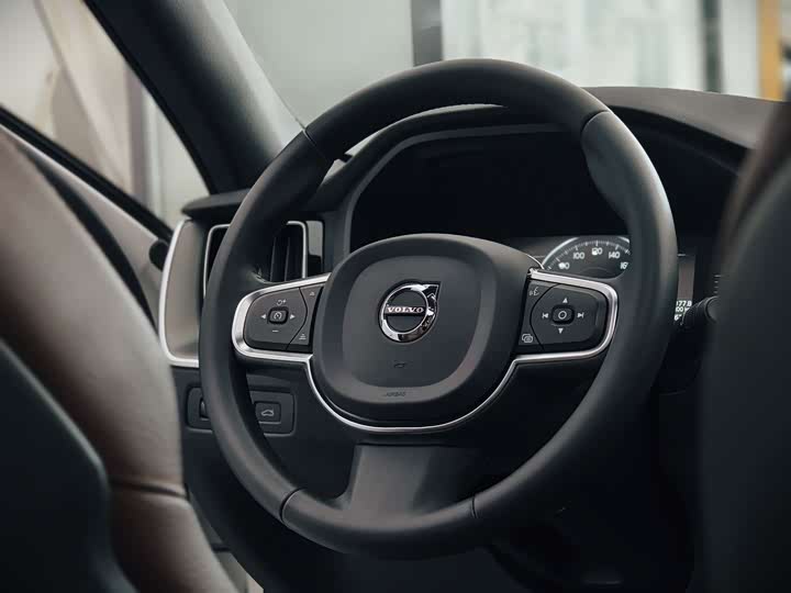 Volvo XC60 2021 T 5 4 WD — фото 9