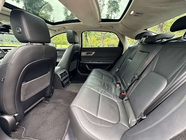 Jaguar XFL 2017 XFL 2.0 T 200 PS — фото 7