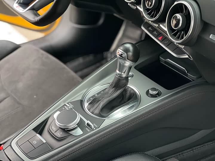 Audi TT 2015 TT Coupe 45 TFSI — фото 10