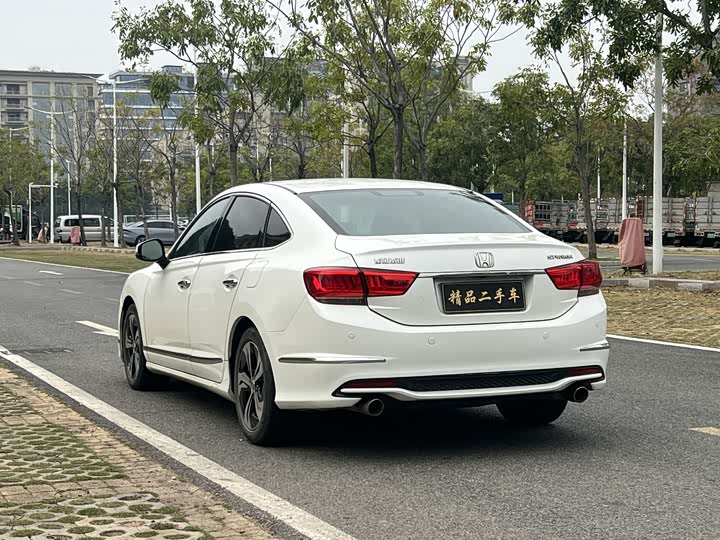 Honda Spirior — фото 20