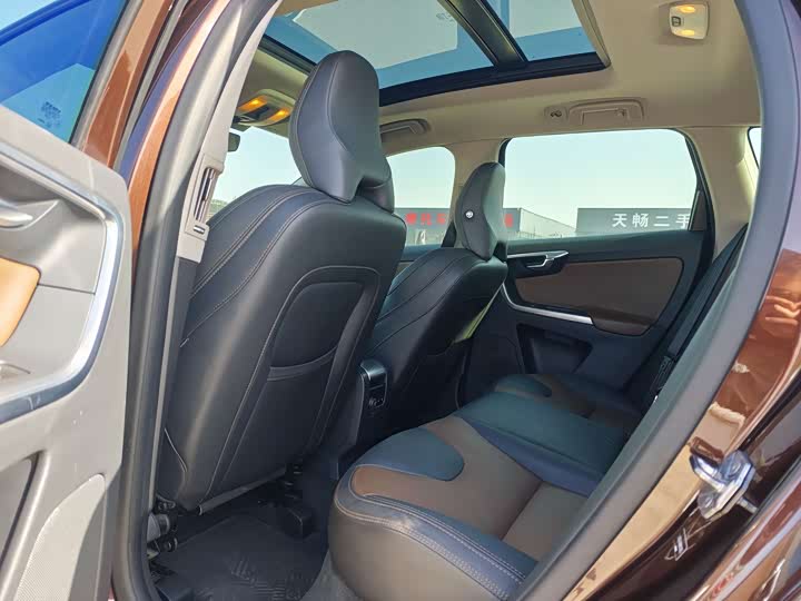 Volvo XC60 2017 T 5 AWD — фото 8