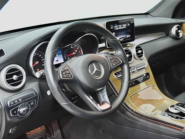Mercedes-Benz GLC 2019 GLC 260 4 MATIC SUV — фото 18