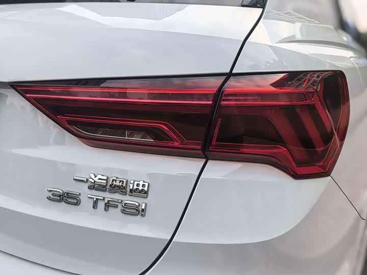 Audi Q3 2022 35 TFSI — фото 26