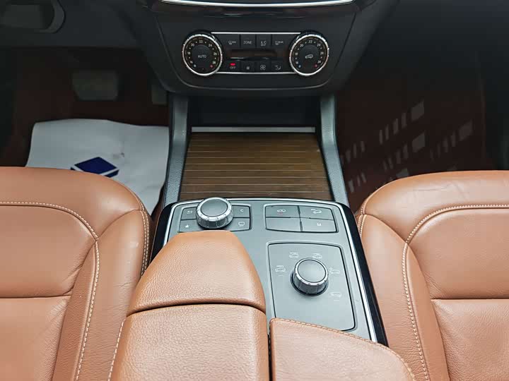Mercedes-Benz GLS 2018 GLS 400 4 MATICLuxury — фото 16