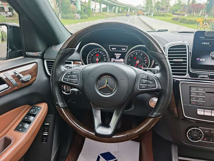Mercedes-Benz GLS 2018 GLS 400 4 MATICLuxury — фото 7