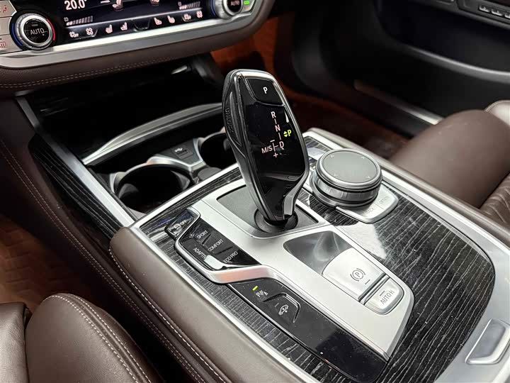 BMW 7-Series 2021 740 Li Leading M — фото 13