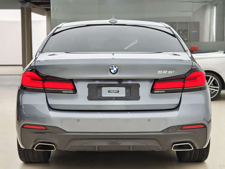 BMW 5 Series — фото 17