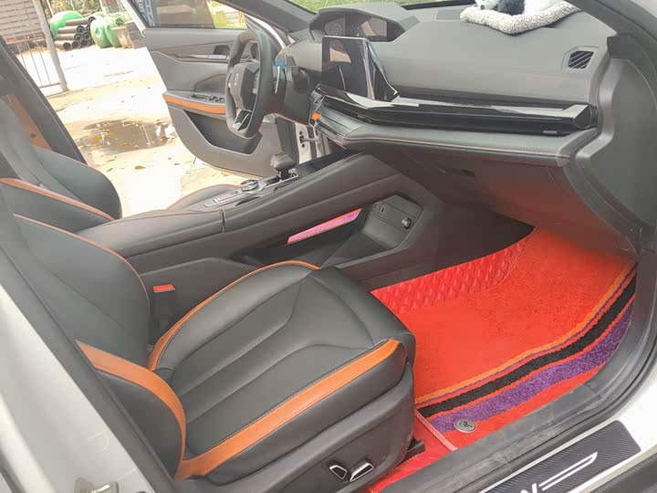 Changan UNI-V 2023 1.5 T Premium — фото 14