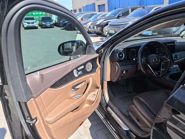 Mercedes-Benz E-Class 2023 E 300 L Luxury — фото 7