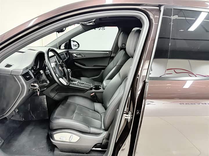Porsche Macan 2017 Macan 2.0 T — фото 7