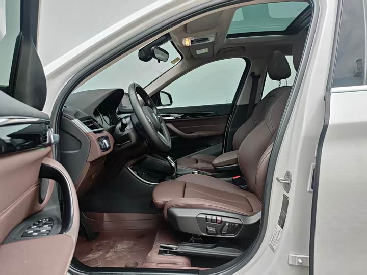 BMW X1 2020 s Drive 20 Li — фото 7