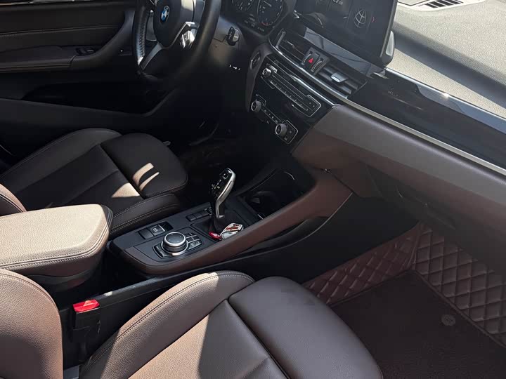 BMW X1 2021 s Drive 25 Li Leading — фото 10