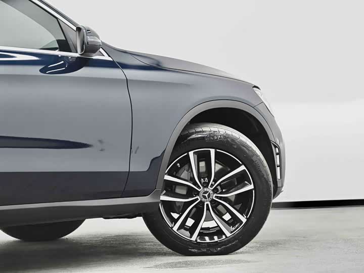 Mercedes-Benz GLC 2021 GLC 260 L 4 MATIC Luxury — фото 4