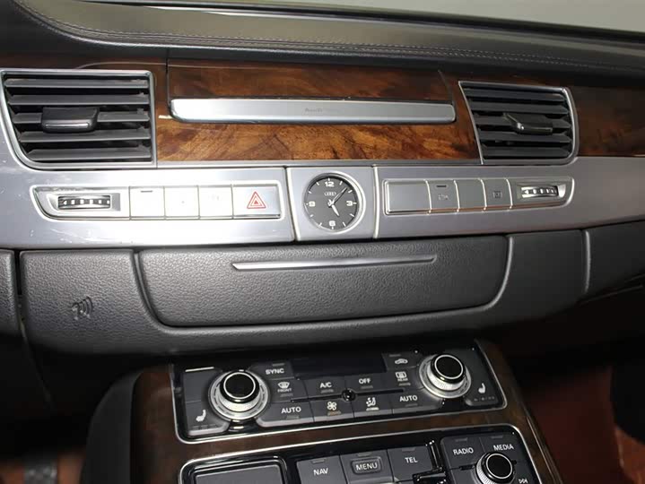 Audi A8 2017 A 8 L 45 TFSI quattro Comfort — фото 12