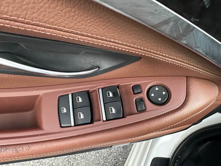 BMW 5-Series 2014 525 Li Leading — фото 20