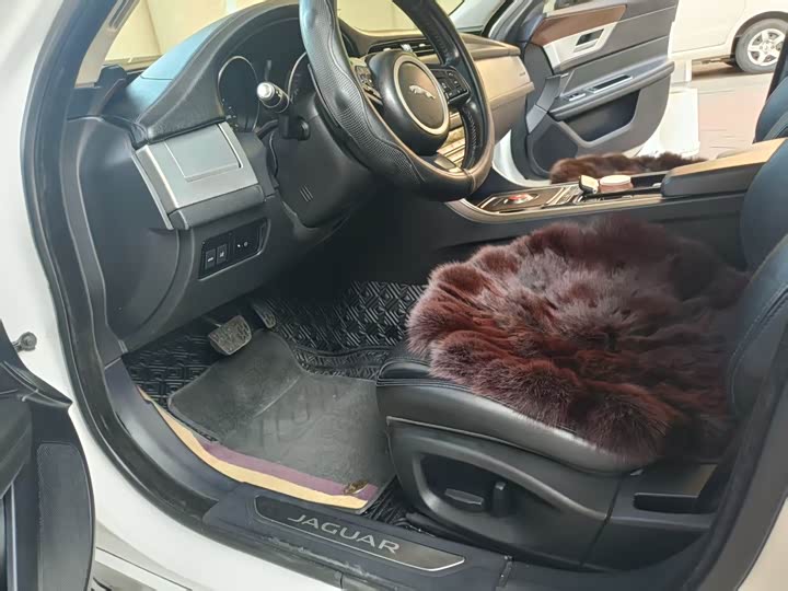 Jaguar XFL 2017 XFL 2.0 T 200 PS — фото 13