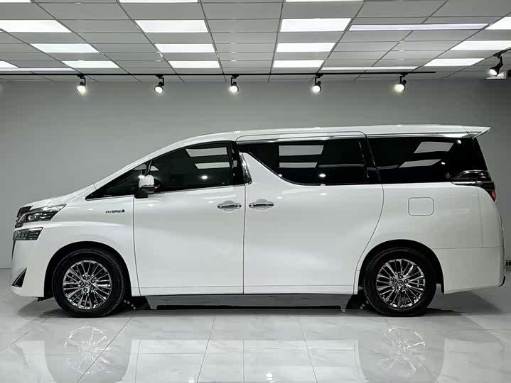 Toyota Vellfire — фото 3