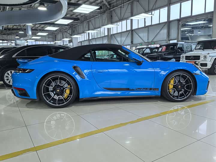 Porsche 911 2023 Turbo S Cabriolet 3.7 T — фото 4