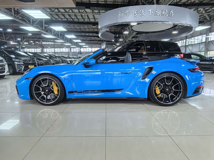 Porsche 911 2023 Turbo S Cabriolet 3.7 T — фото 6