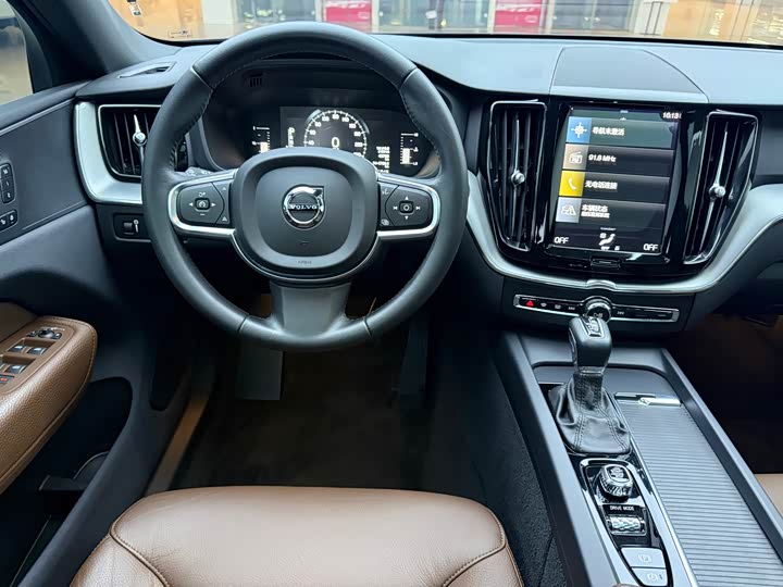 Volvo XC60 2021 T 5 4 WD — фото 6