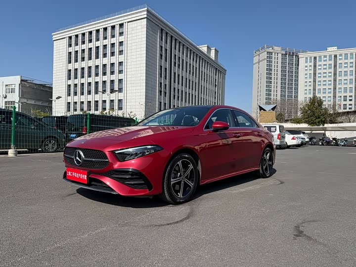 Mercedes-Benz A-Class 2024 A 200 L — фото 2
