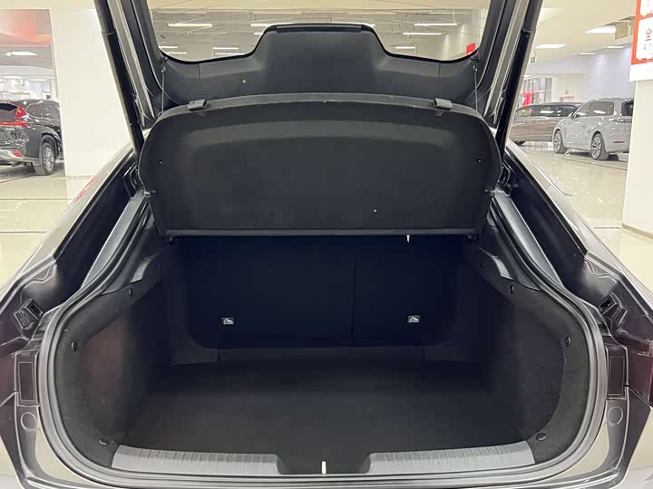 Changan UNI-V 2024 1.5 T Sport — фото 16