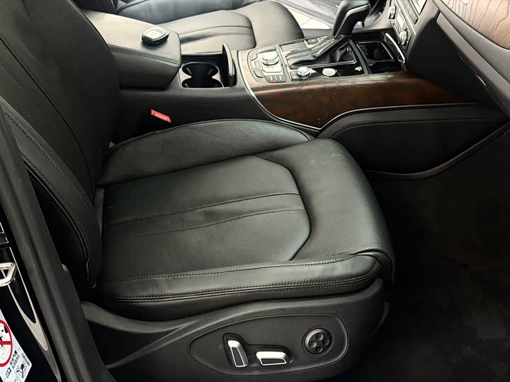 Audi A6L 2016 50 TFSI quattro Luxury — фото 17
