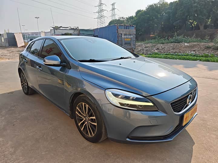 Volvo V40 2017 T 3 — фото 2
