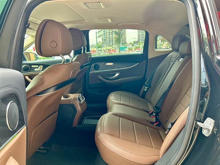 Mercedes-Benz E-Class 2017 E 300 L Luxury — фото 9