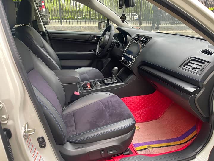 Subaru Legacy — фото 9