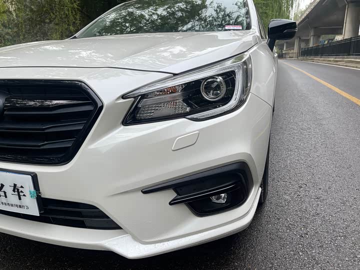 Subaru Legacy — фото 11