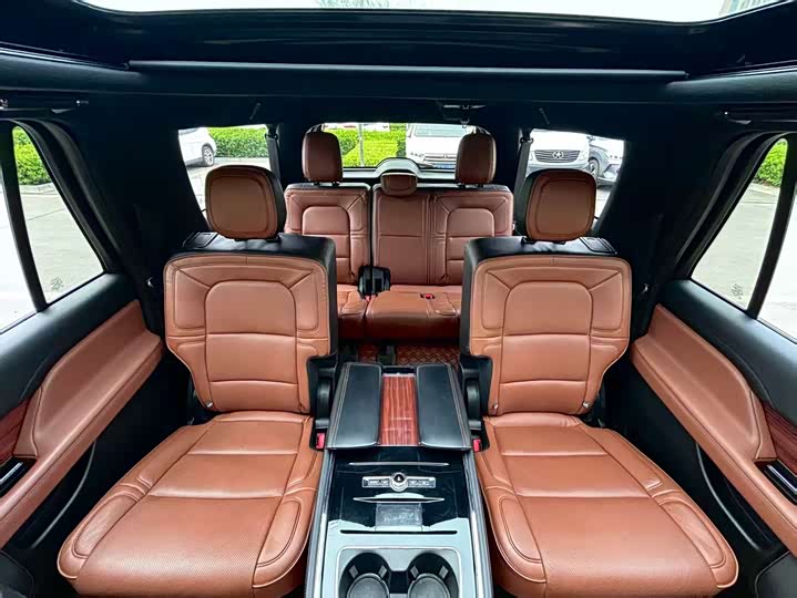 Lincoln Navigator — фото 12