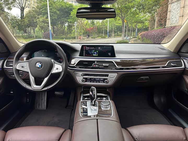 BMW 7-Series 2019 730 Li — фото 6