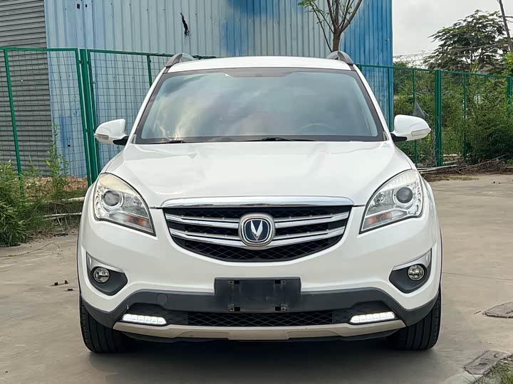 Changan CS35 2016 1.6 L ATLuxury V — фото 2