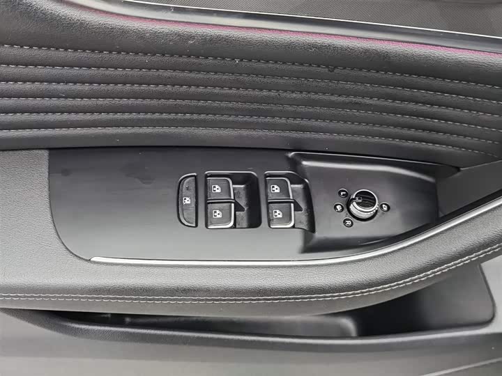 Hongqi HS5 2023 2.0 T Pro — фото 9
