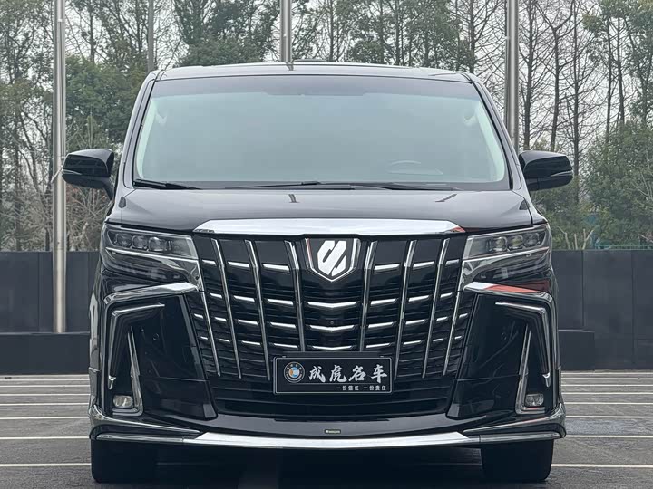 Toyota Alphard — фото 2