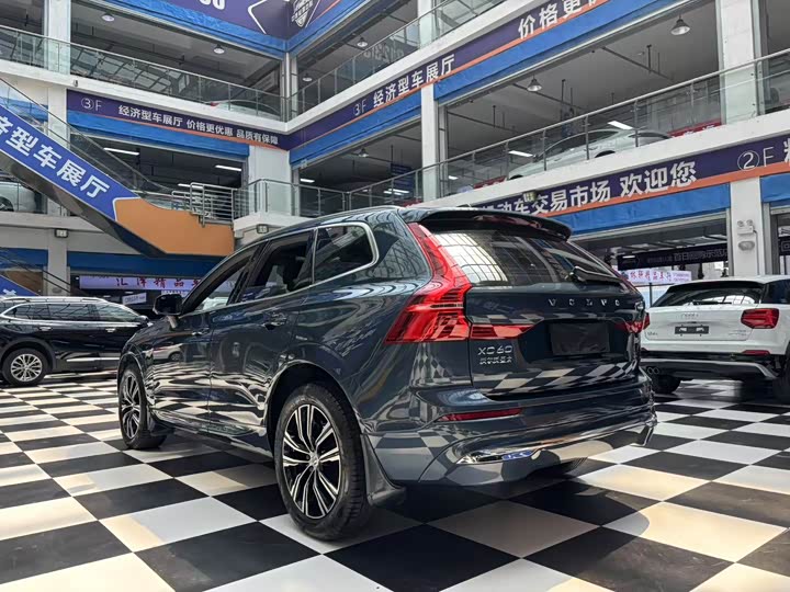 Volvo XC60 2022 B 5 4 WD — фото 15