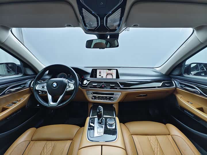 BMW 7-Series 2016 740 Li Leading — фото 12