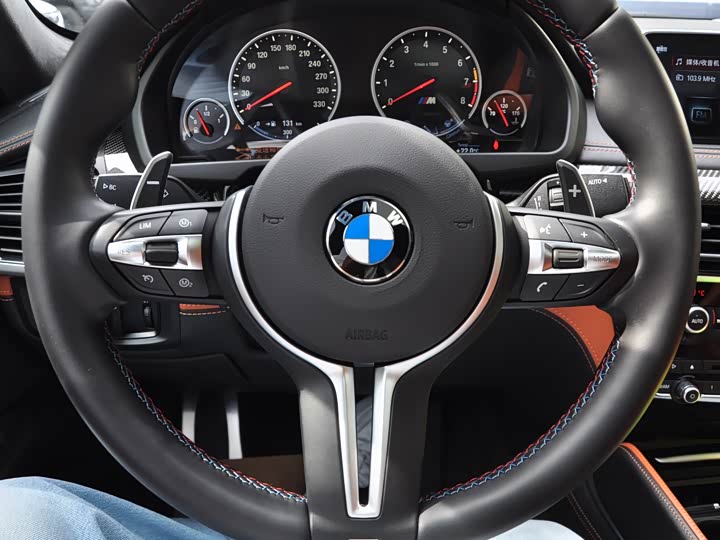 BMW X6 M 2015 X 6 M — фото 8
