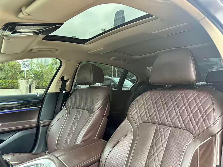 BMW 7 Series 740Li продвинутая — фото 17