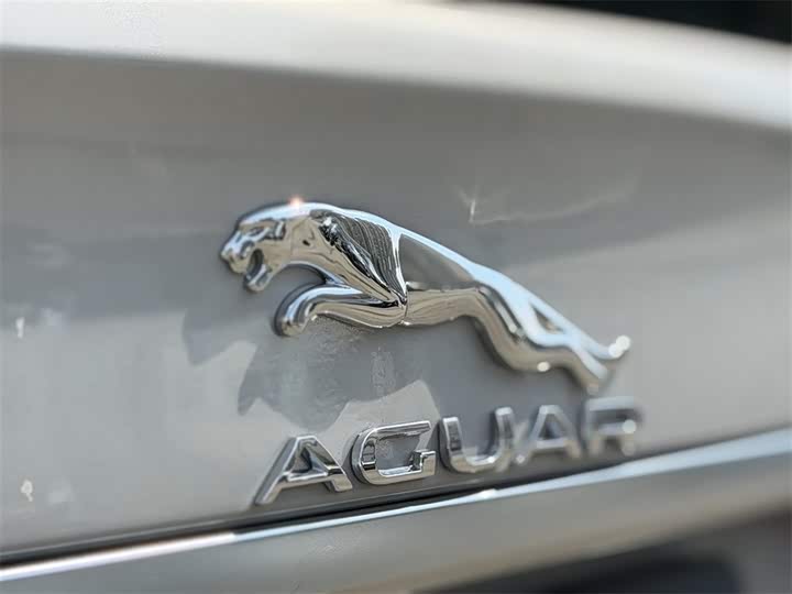 Jaguar XFL 2025 2.0 T P 250 2 WD — фото 12