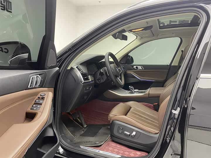BMW X5 2019 x Drive 40i M — фото 17