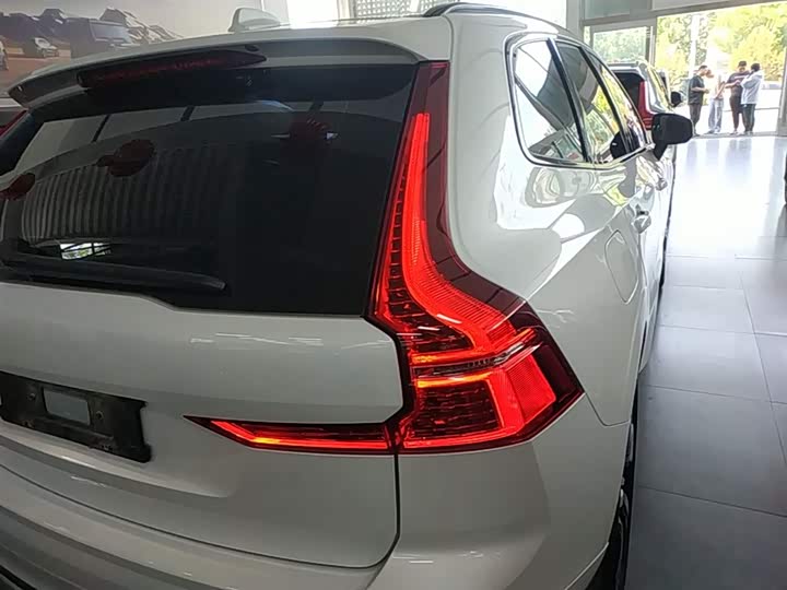 Volvo XC60 2020 T 5 4 WD — фото 8