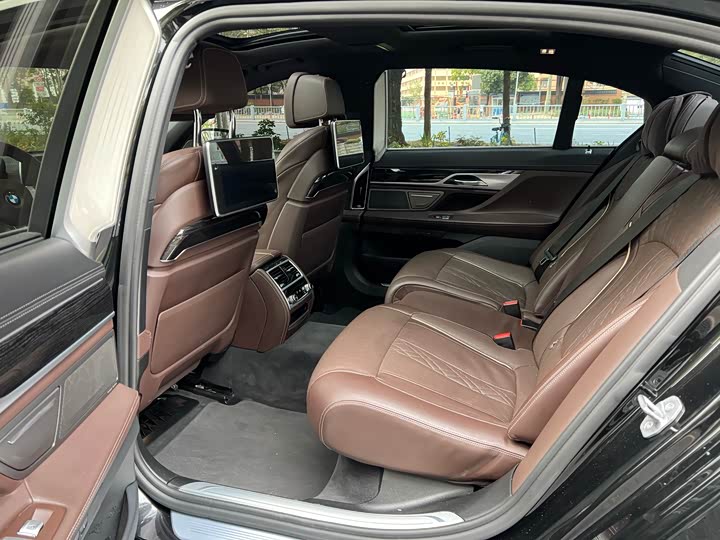 BMW 7-Series 2018 740 Li Leading M — фото 5
