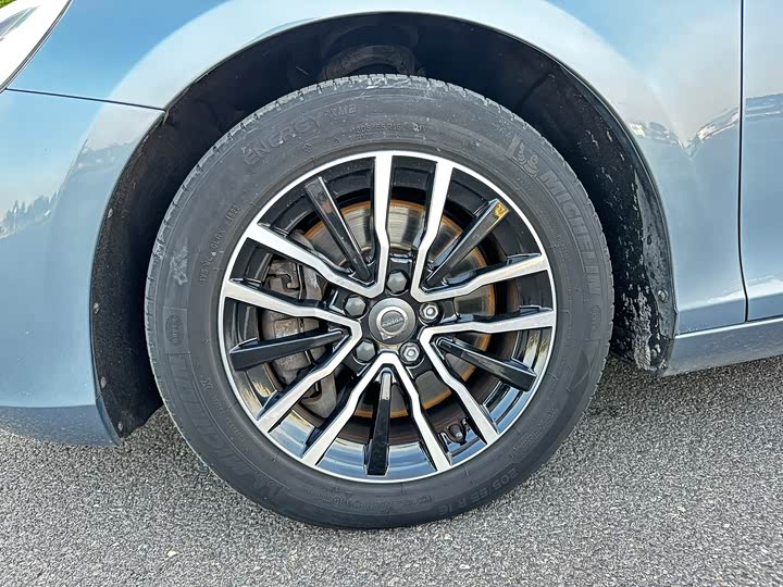 Volvo V 40 2019 T 3 — фото 17