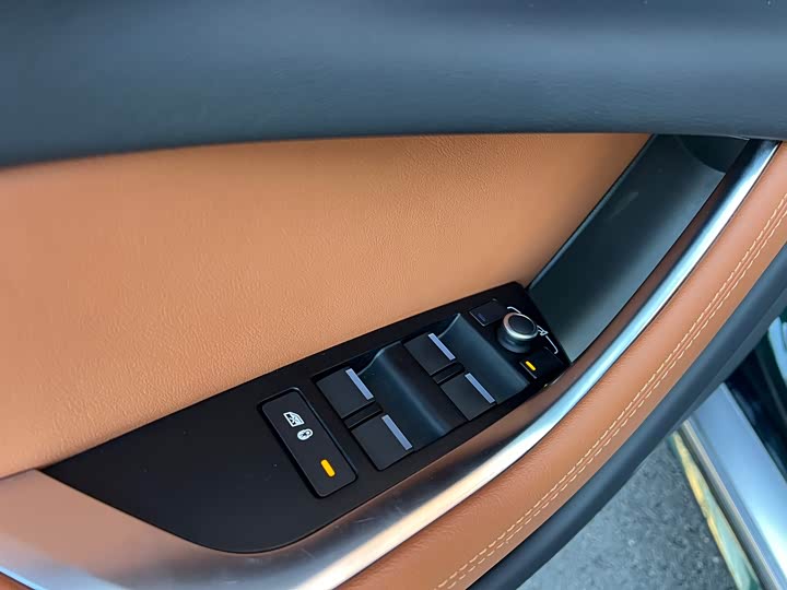 Jaguar XEL 2023 2.0 T 250 PS R-DYNAMIC S — фото 6