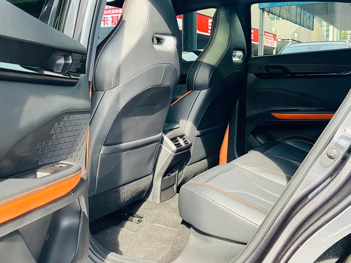 Changan UNI-V 2024 1.5 T — фото 6